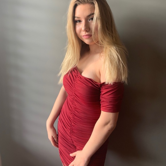 Dress - Picture 2 of 3